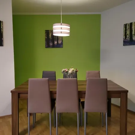 Gute Laune Mit Terrasse Und Garten Zentral *