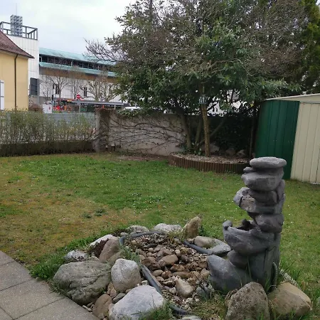 Gute Laune Mit Terrasse Und Garten Zentral Δωμάτια σε οικογενειακή κατοικία Φριντρισχάφεν