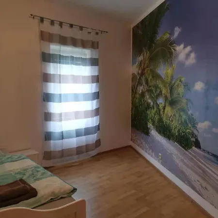 Gute Laune Mit Terrasse Und Garten Zentral Проживание в семье Фридрихсхафен